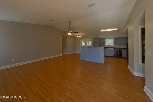 Building Photo - 554 Peregrine Ct