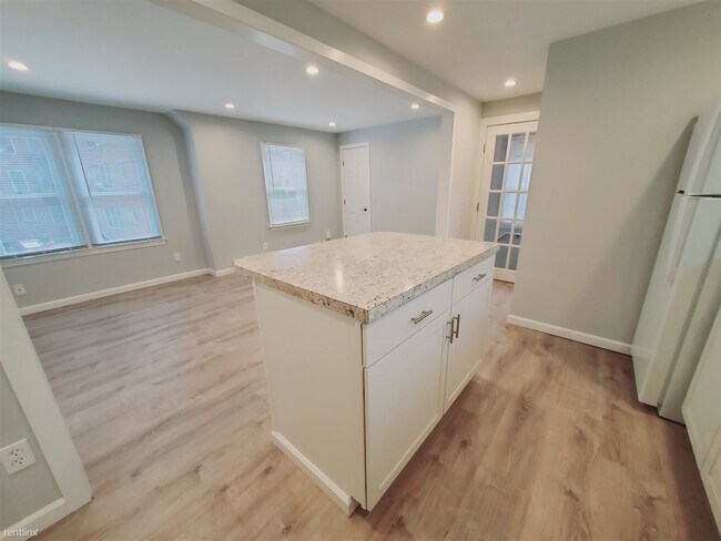 Building Photo - 2 br, 1 bath Condo - 20 Spring St Unit G1