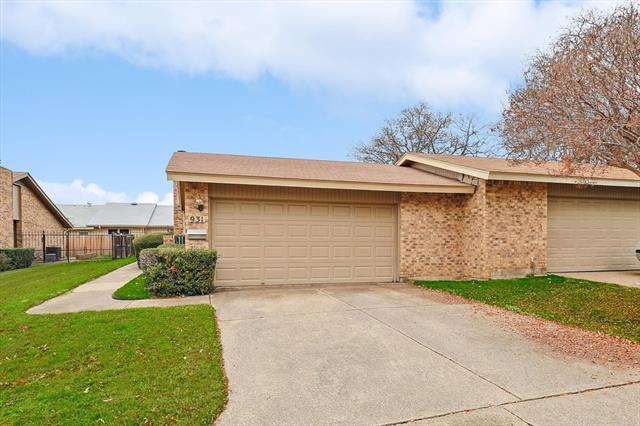 Foto del edificio - 931 Shady Creek Ln