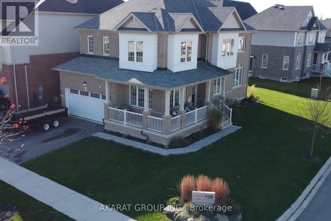 Building Photo - 135 Esther Cres