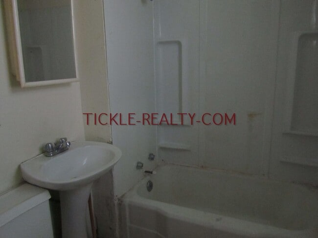 Building Photo - Tickle Realty, LLC