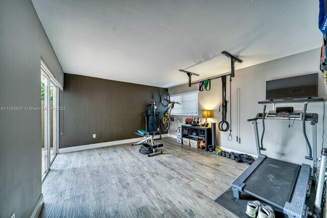 Foto del edificio - 14319 Kendale Lakes Cir