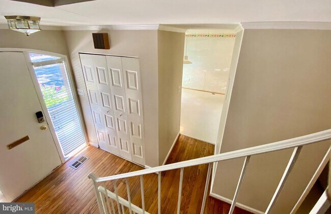 Foto del edificio - 8113 Inverness Ridge Rd