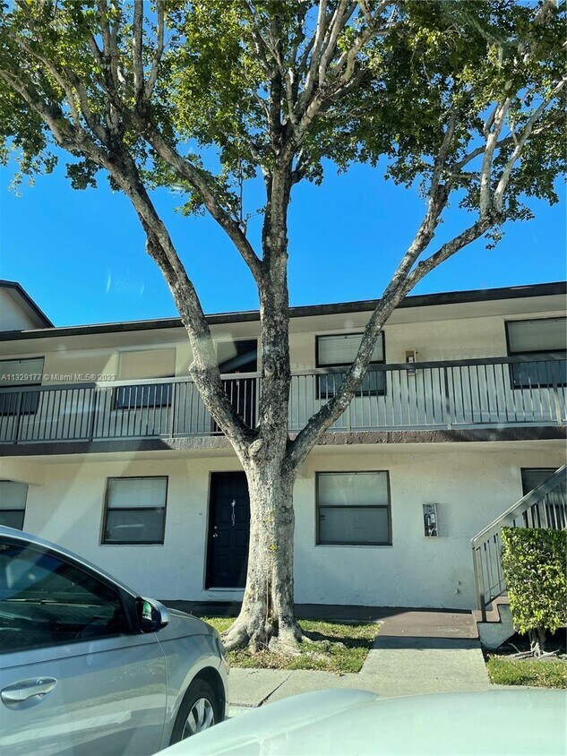 6040 Shaker Wood Cir Unit 203D, Tamarac, FL 33319 Condo for Rent in