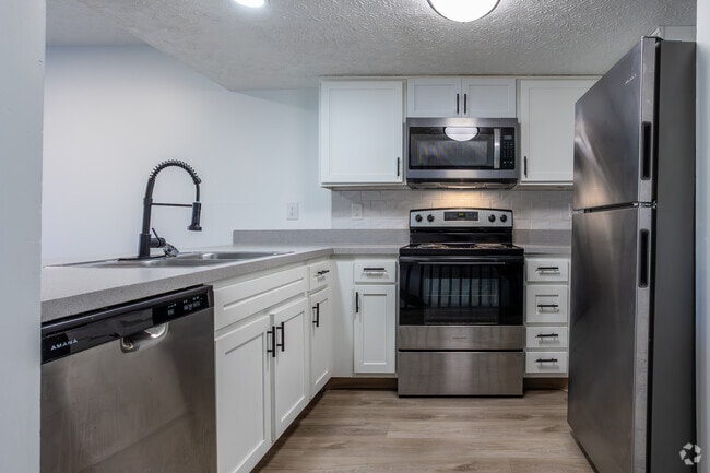 2 BR, 2.5 BA - 1,120 SF (Remodeled Unit) - kitchen - Oak Bend Commons