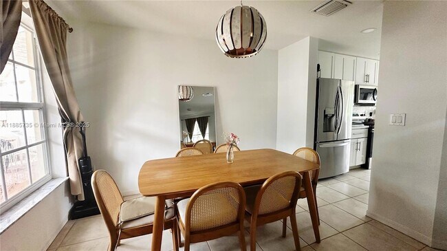 Foto del edificio - 2265 NW 170th Ave