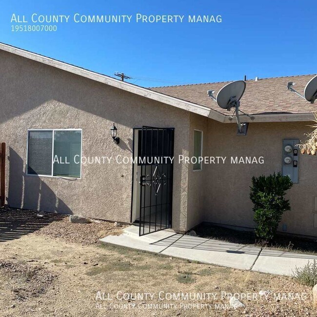 Foto del edificio - 2 bed 2 bath apartment in Yucca Valley!
