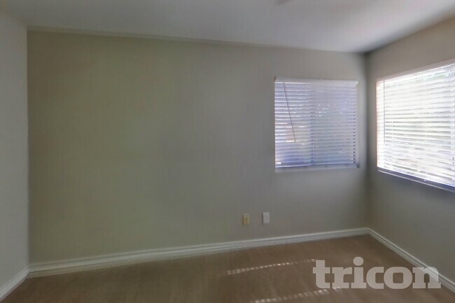 Building Photo - 4775 W Morrow Dr