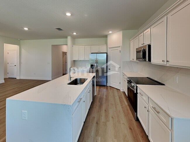 Foto del edificio - 27648 St Andrews Ave
