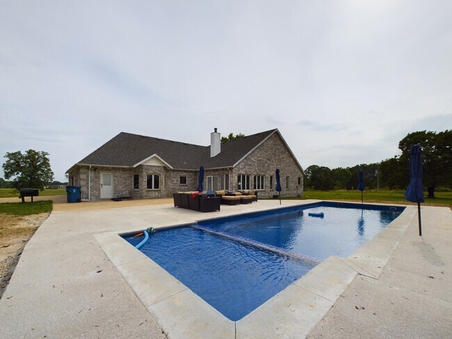 Building Photo - 22921 MO-32