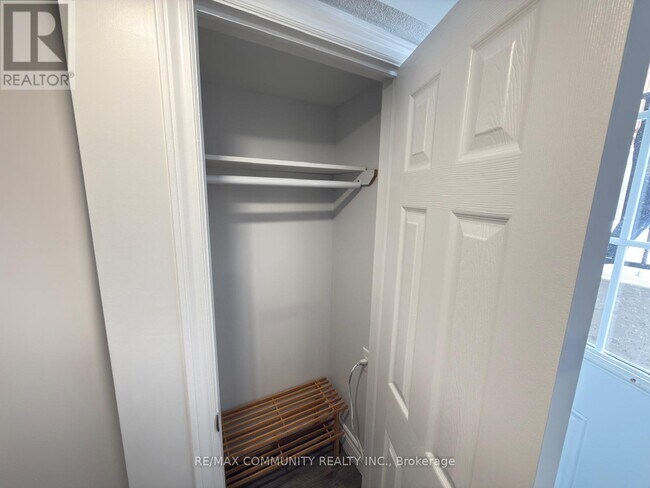 Building Photo - 25 Freer Crescent