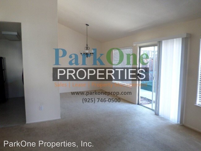 Building Photo - 3 br, 2 bath House - 1651 Gladiolus Ct