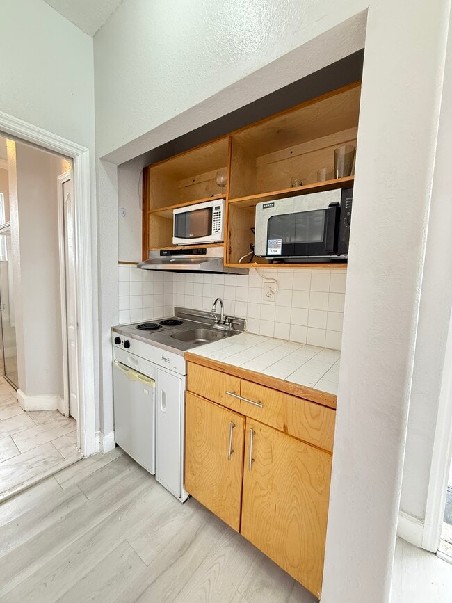 Building Photo - 6651 SW 158th Ct