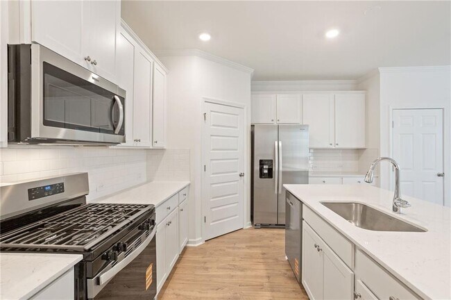 Foto del edificio - 6072 Knickerbocker St