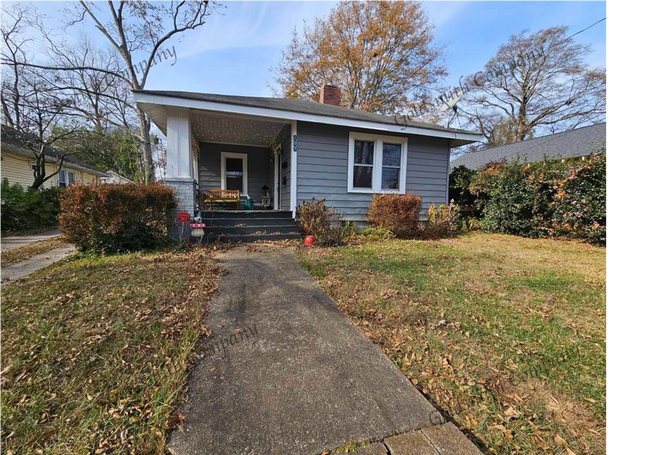 Building Photo - North Main/Earle Street Area Bungalow