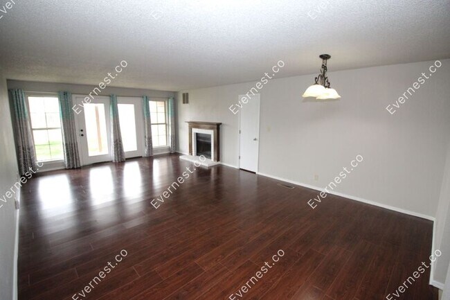 Foto del edificio - 6215 S Yorktown Pl