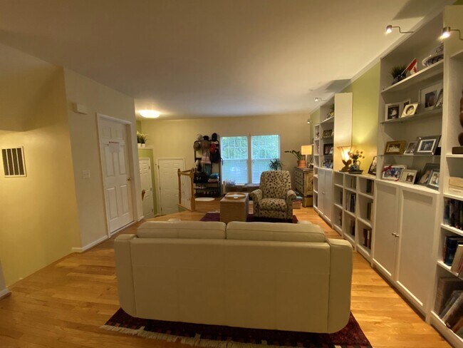 Foto del edificio - 1400 Park Garden Ln