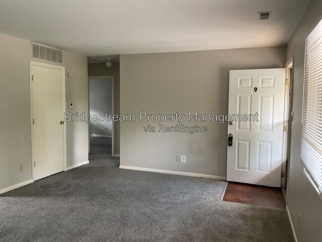 Foto del edificio - 7837 N Main St