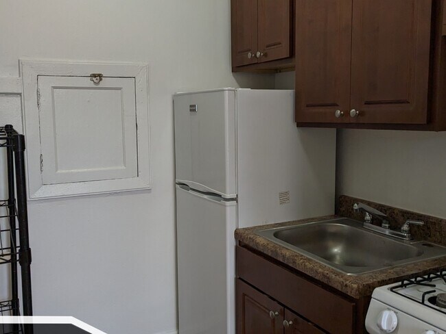 Foto del edificio - 2536 N Sawyer Ave