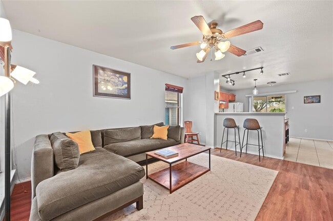 Foto del edificio - 1709 Friars Tale Ln