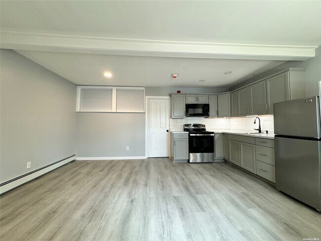 Foto del edificio - 320 S Country Rd