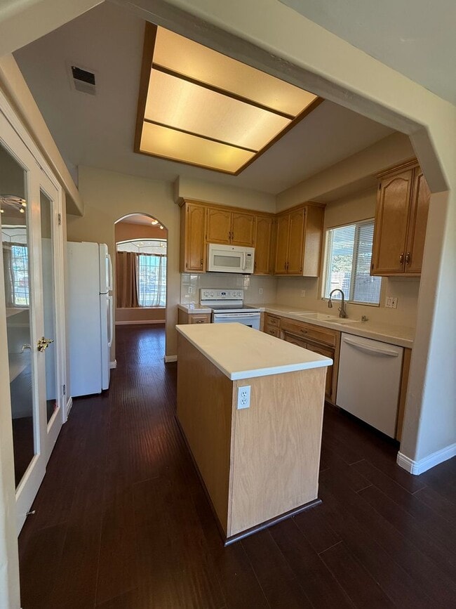 Foto del edificio - 5704 Pine Canyon Dr