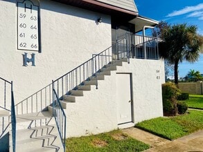 Building Photo - 64 Windtree Ln