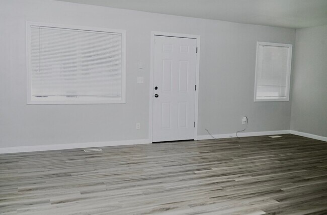 Foto del edificio - 2804 E Illinois St