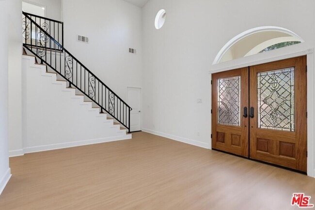 Building Photo - 3528 Mesquite Dr