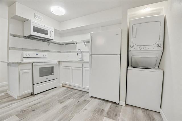 Foto del edificio - 9815 Walnut St