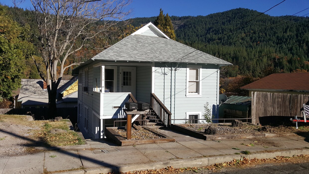 Primary Photo - 5518 Shasta Ave