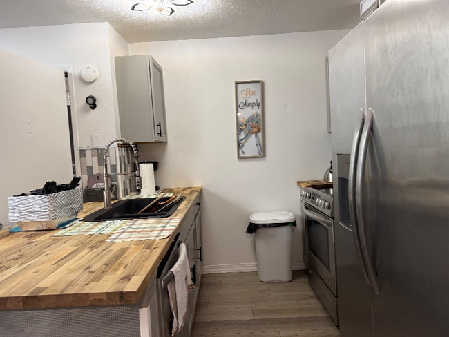 Building Photo - 7243 Balkis Ln