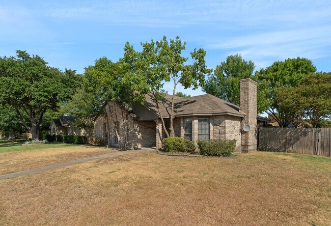 Building Photo - 1933 Lavaca Trail