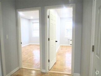 Building Photo - 387 E 54th St