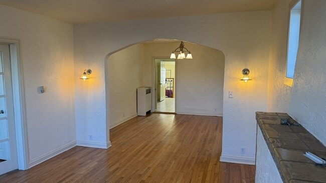 Building Photo - 1447 S Broadway