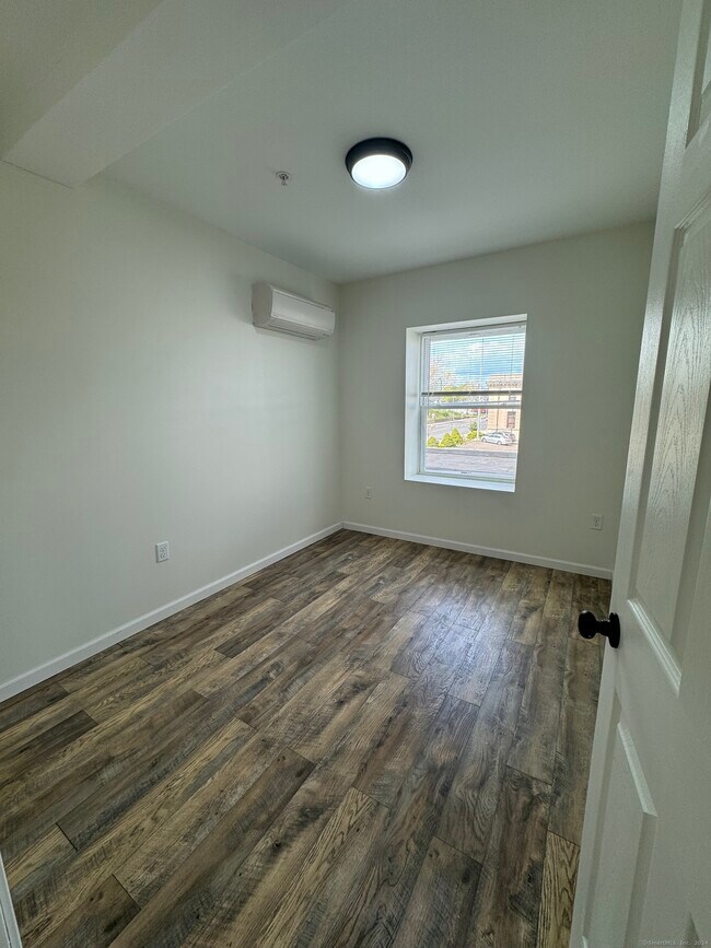 Foto del edificio - 61 Colony St