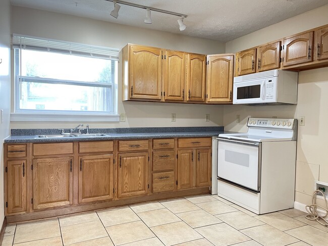 Building Photo - 1717A Lindsey Road, Jacksonville, FL 32221