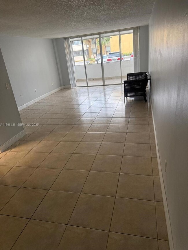 Foto del edificio - 6831 SW 147th Ave