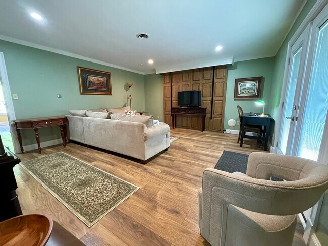 Foto del edificio - 270 Greenfield Ave
