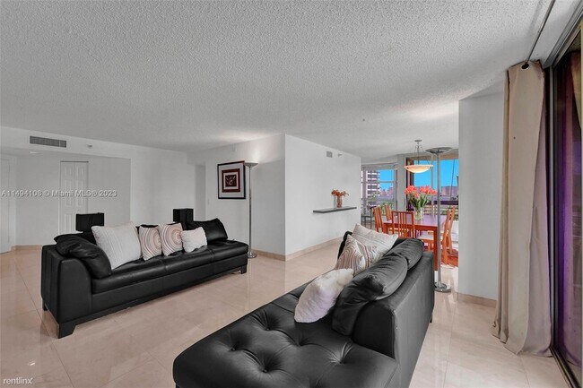Building Photo - 3 br, 3 bath House - 3500 Mystic Pointe Dr...