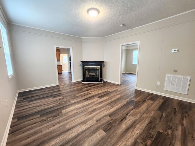 Building Photo - 2 Bedroom House Easley SC