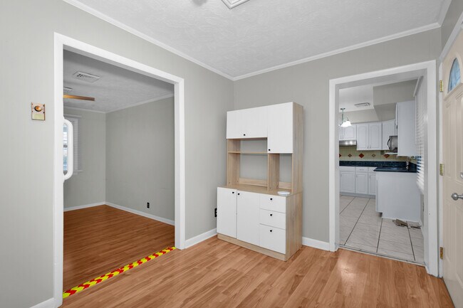Building Photo - 1467 Bridger St