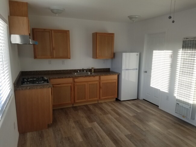 Foto del edificio - 3534 Pinewood Rd