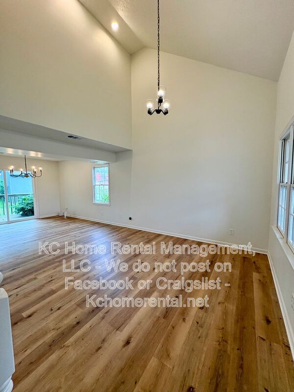 Foto del edificio - 307 E Main St