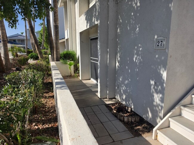 Building Photo - Roadhaven Condos. 2 Bedroom Ground Floor with View of the River