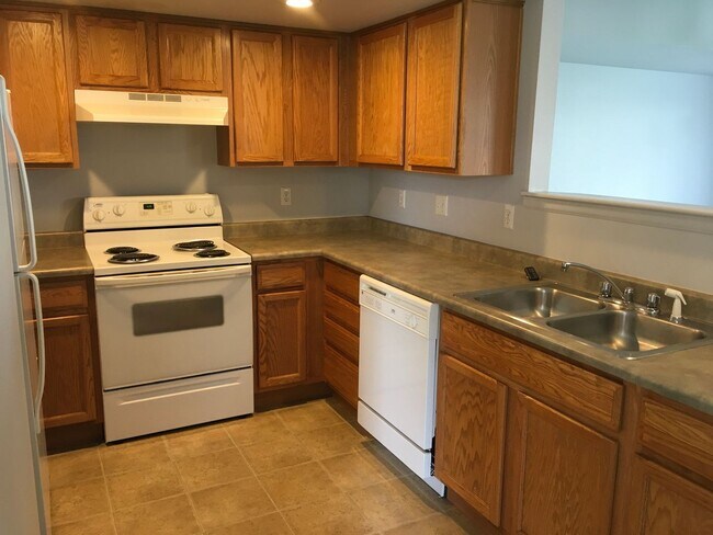 Foto del edificio - 3 BEDROOM, 2 BATHROOM TWIN HOME