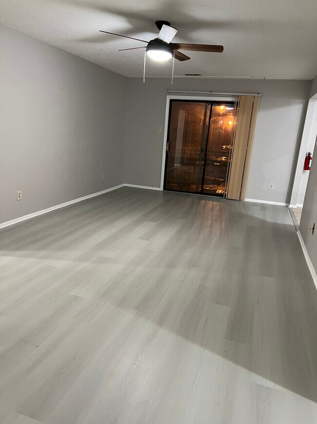 Foto del edificio - 805 Edison Glen Terrace