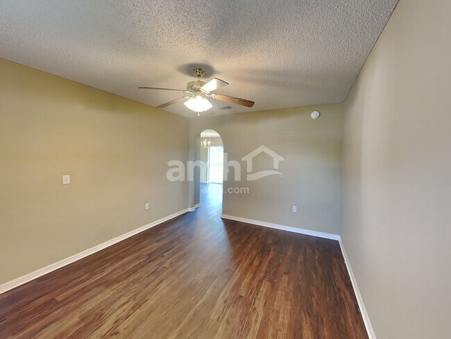 Building Photo - 244 Verzon Court