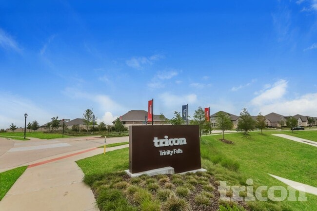 Interior Photo - Tricon Trinity Falls