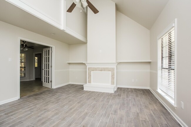 Building Photo - 4461 Green Creek